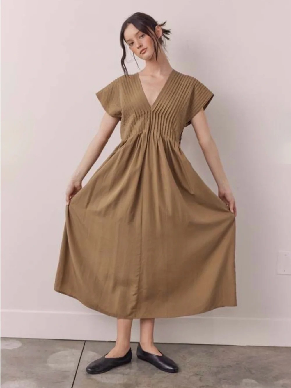 Amente Los Angeles Pin Tucked Midi Dress - Picture 6 of 12